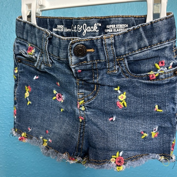 3 pairs of shorts 18m-2T - Picture 4 of 10